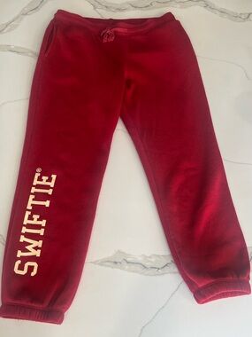 (Limited Edition) Taylor Swift RED TV “SWIFTIE” Sweatpants (Like New)